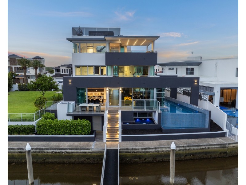 12 Knightsbridge Parade West, Sovereign Islands QLD 4216