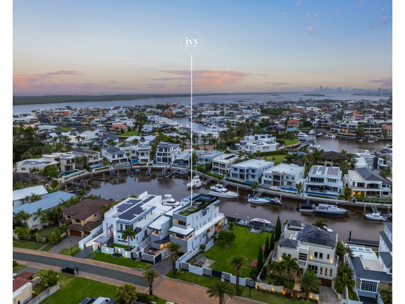 12 Knightsbridge Parade West, Sovereign Islands QLD 4216