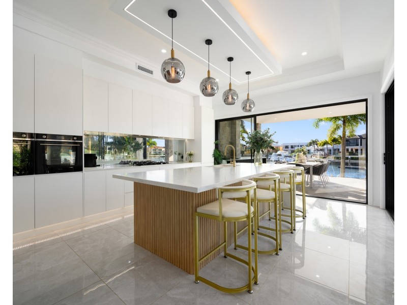 34 The Peninsula, Sovereign Islands QLD 4216