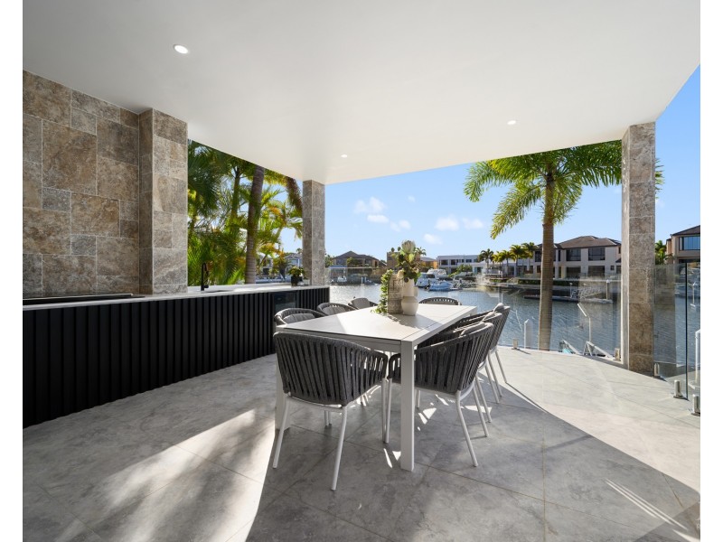 34 The Peninsula, Sovereign Islands QLD 4216