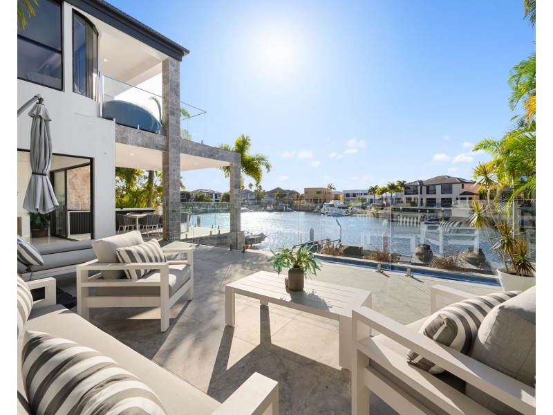 34 The Peninsula, Sovereign Islands QLD 4216