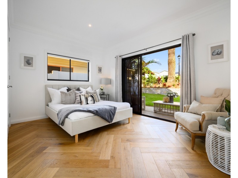 34 The Peninsula, Sovereign Islands QLD 4216