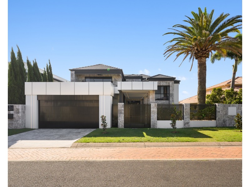 34 The Peninsula, Sovereign Islands QLD 4216