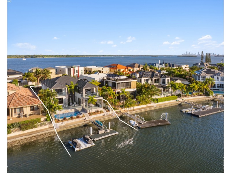 34 The Peninsula, Sovereign Islands QLD 4216