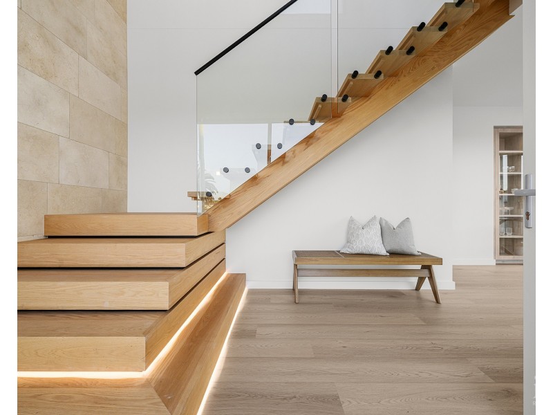 10 Crescent Avenue, Hope Island QLD 4212