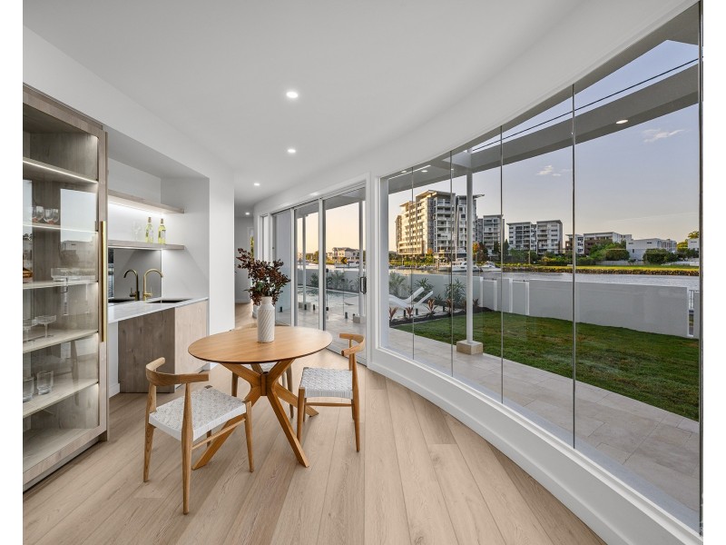 10 Crescent Avenue, Hope Island QLD 4212