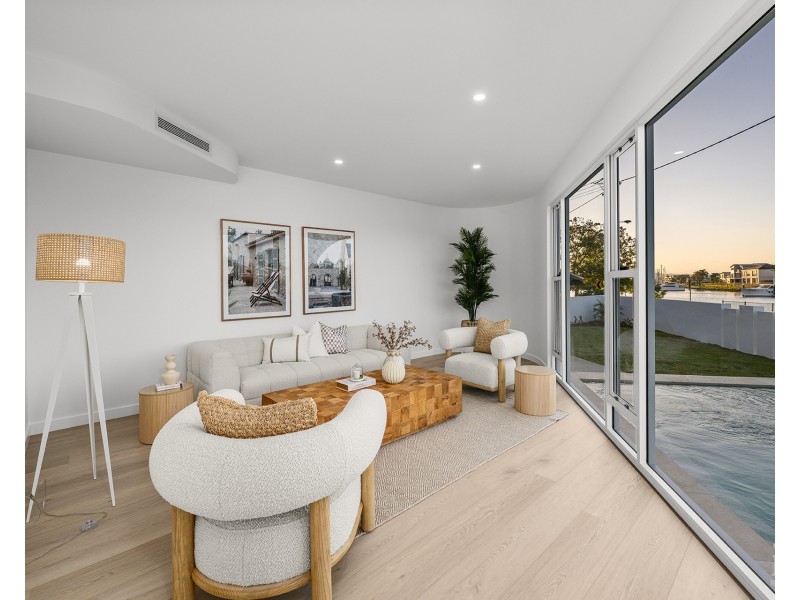 10 Crescent Avenue, Hope Island QLD 4212