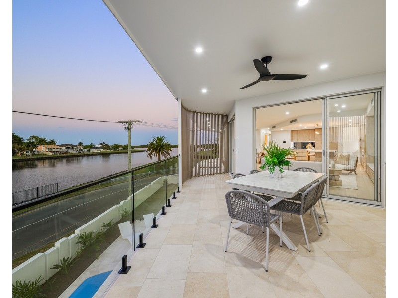 10 Crescent Avenue, Hope Island QLD 4212