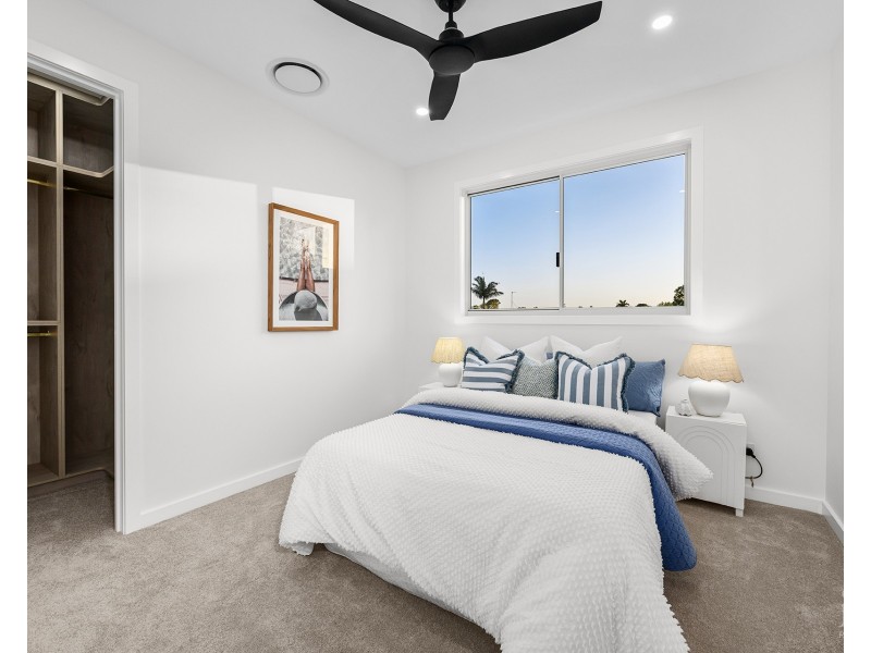 10 Crescent Avenue, Hope Island QLD 4212