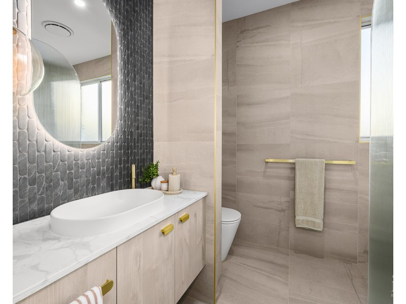 10 Crescent Avenue, Hope Island QLD 4212