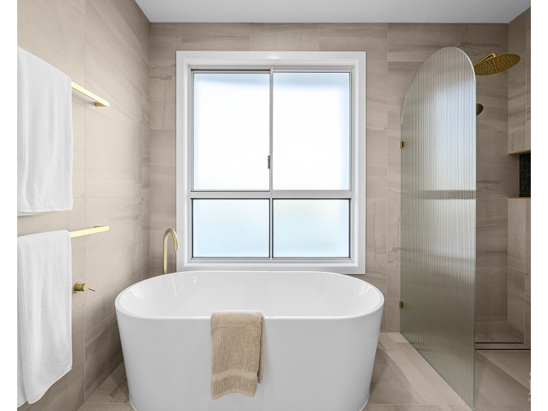 10 Crescent Avenue, Hope Island QLD 4212