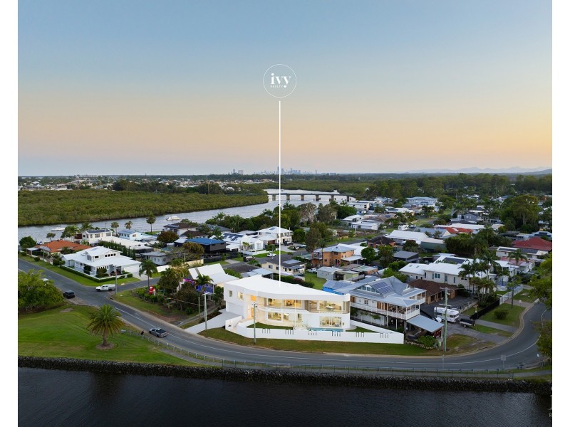 10 Crescent Avenue, Hope Island QLD 4212