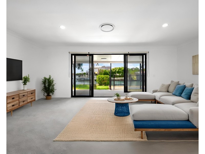 30 Saltbreeze Court, Runaway Bay QLD 4216