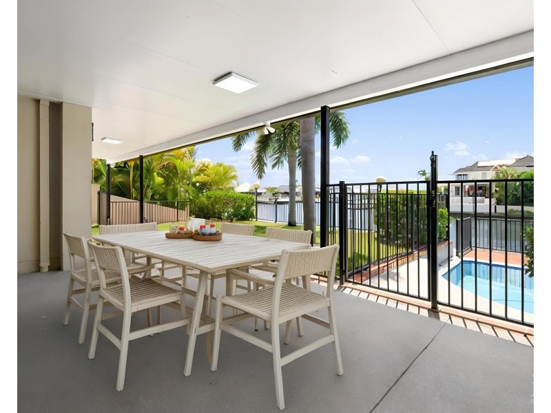 30 Saltbreeze Court, Runaway Bay QLD 4216