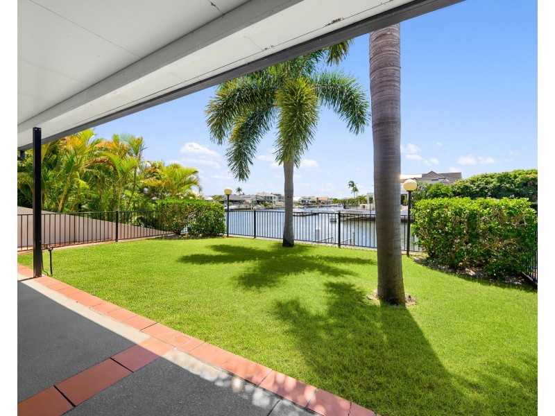 30 Saltbreeze Court, Runaway Bay QLD 4216