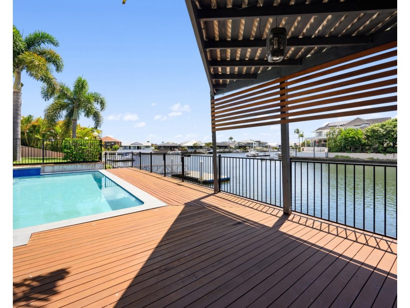 30 Saltbreeze Court, Runaway Bay QLD 4216