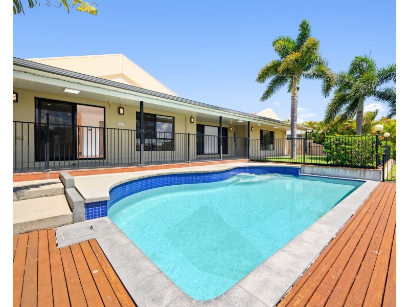 30 Saltbreeze Court, Runaway Bay QLD 4216