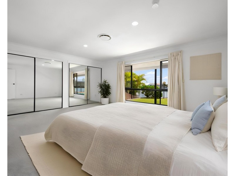 30 Saltbreeze Court, Runaway Bay QLD 4216