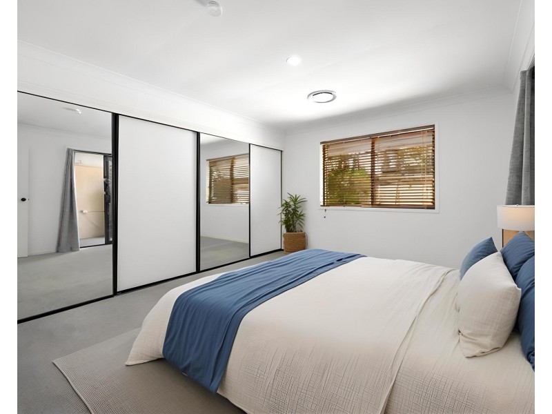 30 Saltbreeze Court, Runaway Bay QLD 4216