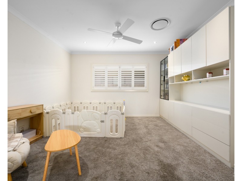 32 Azure Way, Hope Island QLD 4212