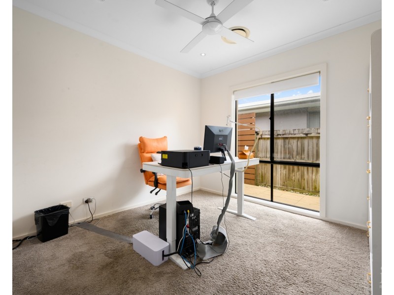 32 Azure Way, Hope Island QLD 4212