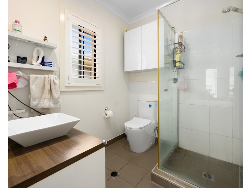 32 Azure Way, Hope Island QLD 4212