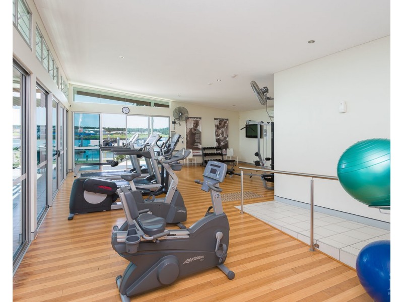 32 Azure Way, Hope Island QLD 4212