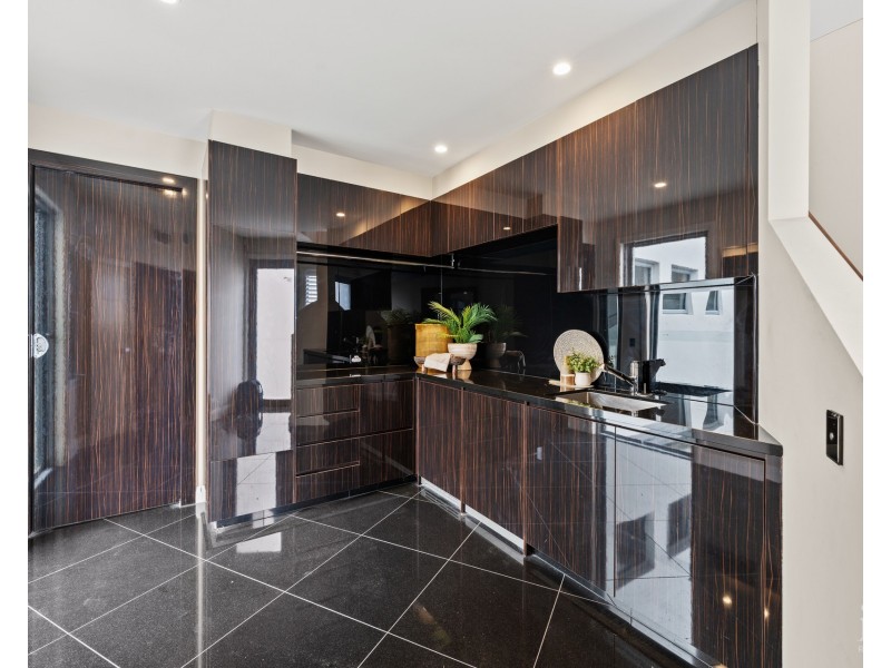25 Buccaneer Court, Paradise Waters QLD 4217