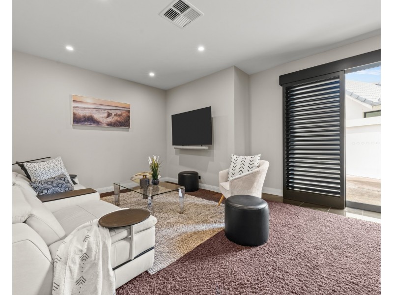 25 Buccaneer Court, Paradise Waters QLD 4217
