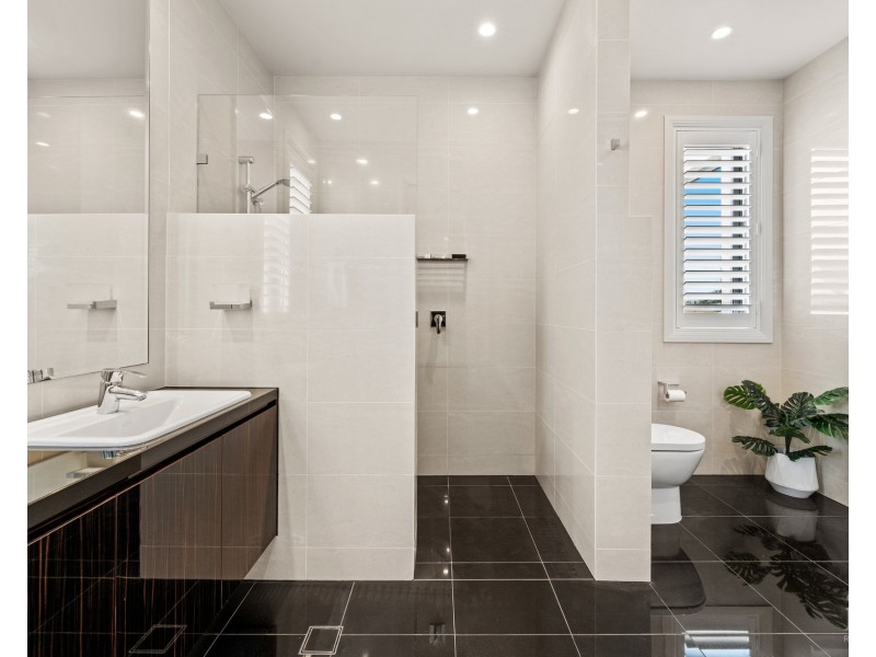 25 Buccaneer Court, Paradise Waters QLD 4217