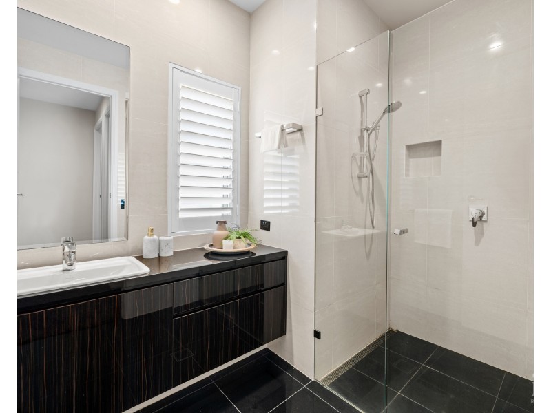 25 Buccaneer Court, Paradise Waters QLD 4217