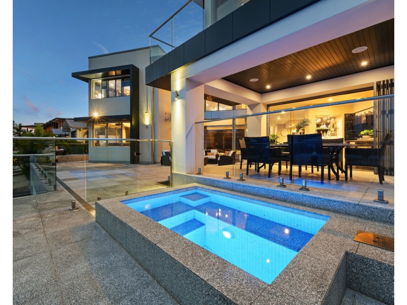 25 Buccaneer Court, Paradise Waters QLD 4217