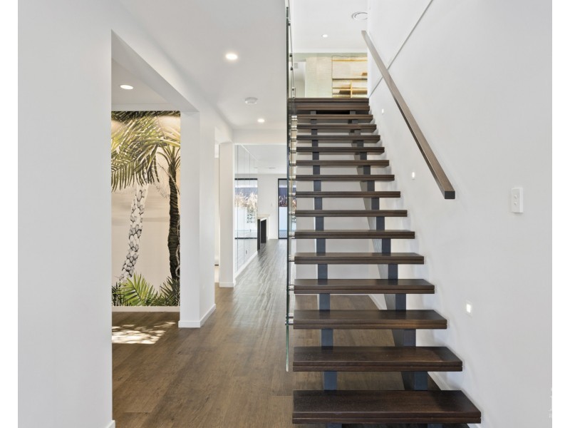 15 Cyan Street, Helensvale QLD 4212