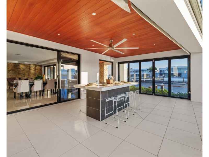 61 Knightsbridge Parade East, Sovereign Islands QLD 4216