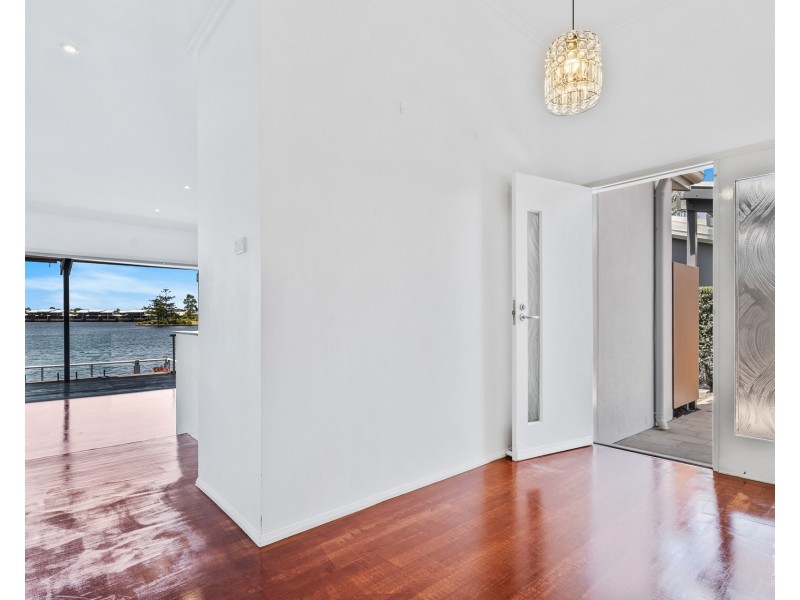 40/181 Lae Drive, Coombabah QLD 4216