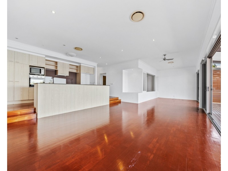 40/181 Lae Drive, Coombabah QLD 4216