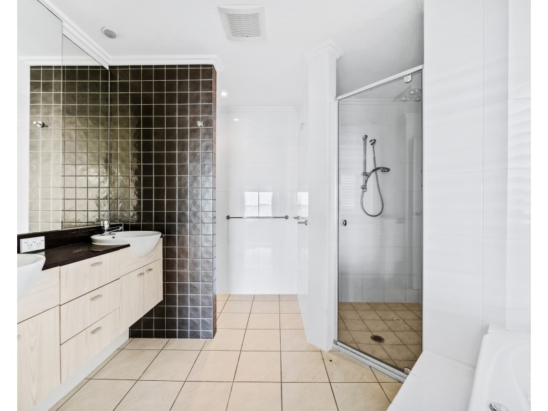 40/181 Lae Drive, Coombabah QLD 4216