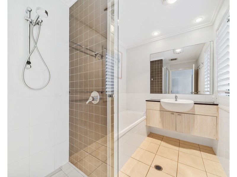 40/181 Lae Drive, Coombabah QLD 4216