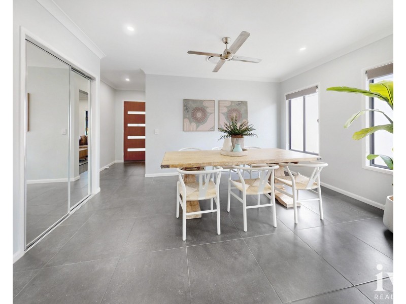 16  Mint Way, Helensvale QLD 4212