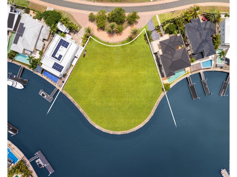 15-19 Royal Albert Crescent, Sovereign Islands QLD 4216