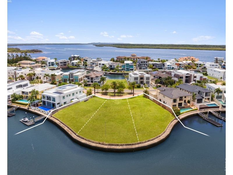 15-19 Royal Albert Crescent, Sovereign Islands QLD 4216