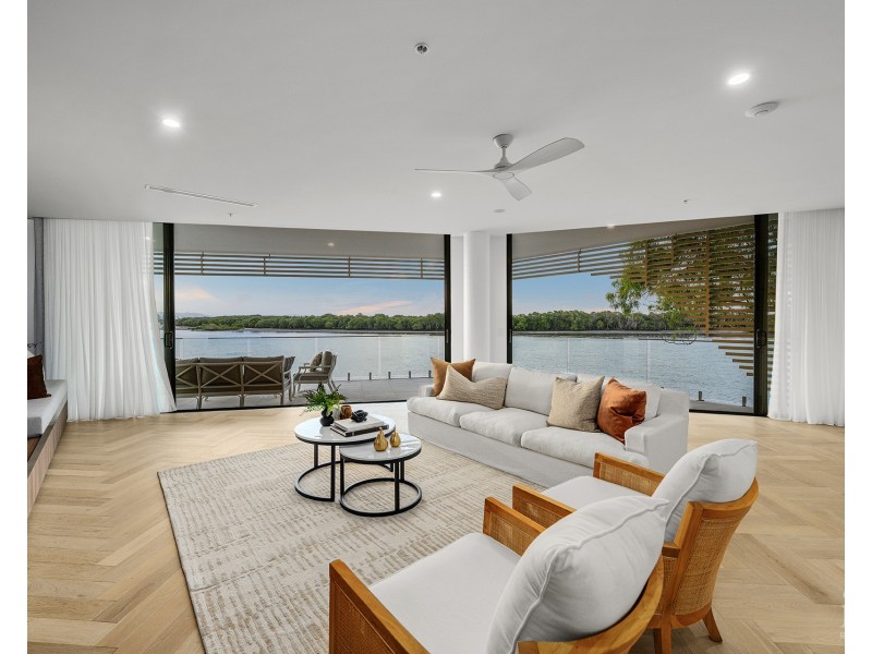 3/4 Paradise Parade, Paradise Point QLD 4216