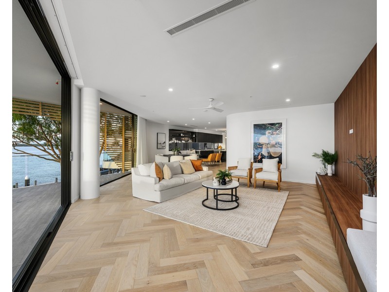 3/4 Paradise Parade, Paradise Point QLD 4216