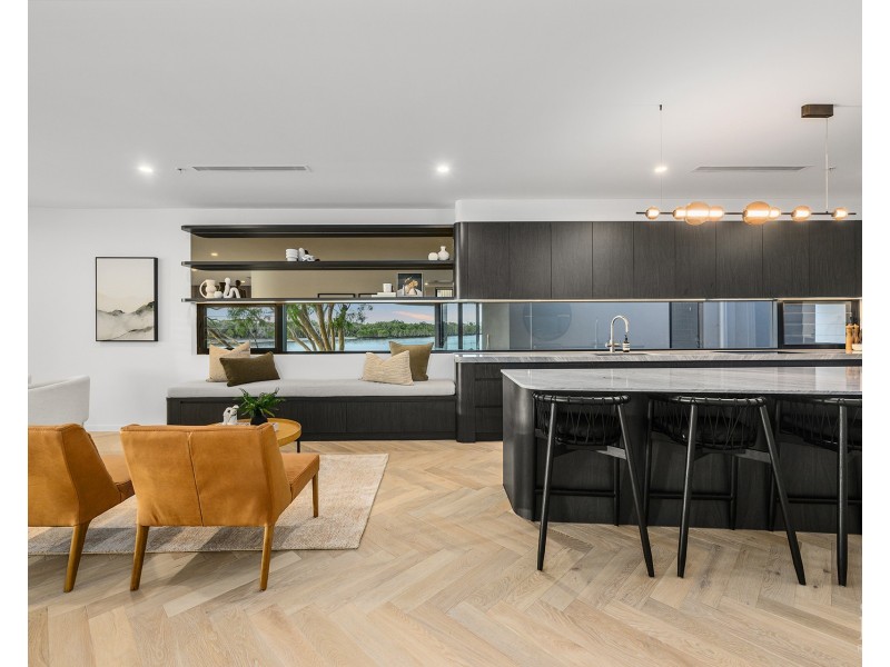 3/4 Paradise Parade, Paradise Point QLD 4216