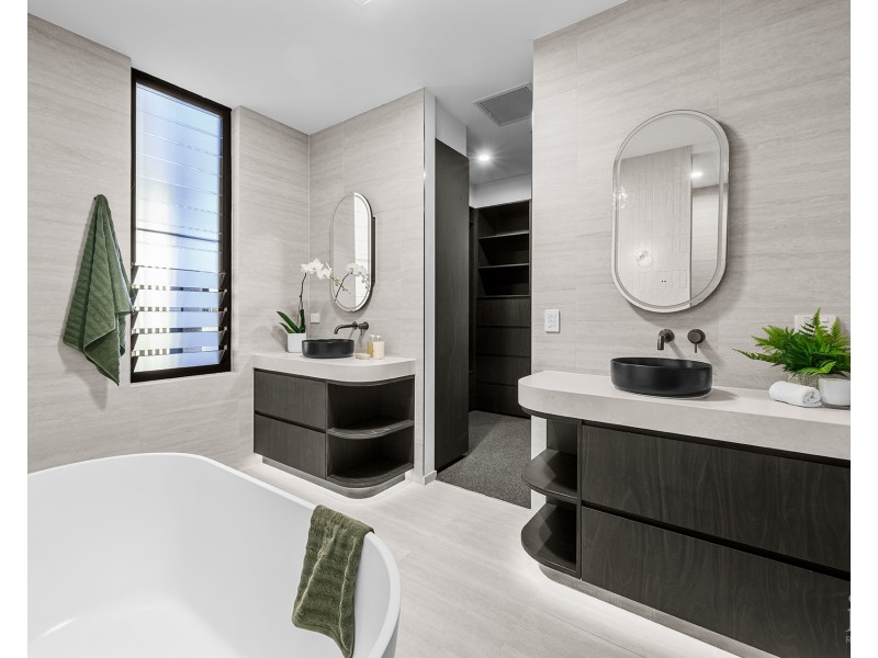 3/4 Paradise Parade, Paradise Point QLD 4216