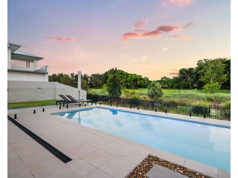 9202 Peter Senior Drive, Hope Island QLD 4212
