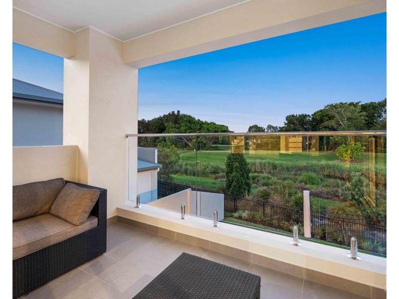 9202 Peter Senior Drive, Hope Island QLD 4212