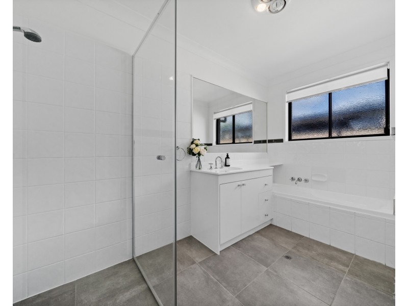 3 Doveton Crescent, Mount Warren Park QLD 4207