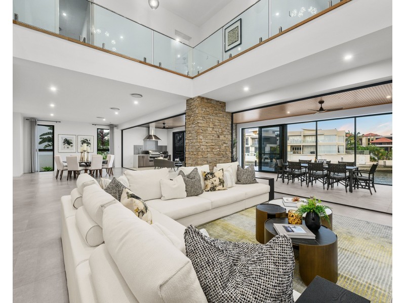 44 Knightsbridge Parade West, Sovereign Islands QLD 4216