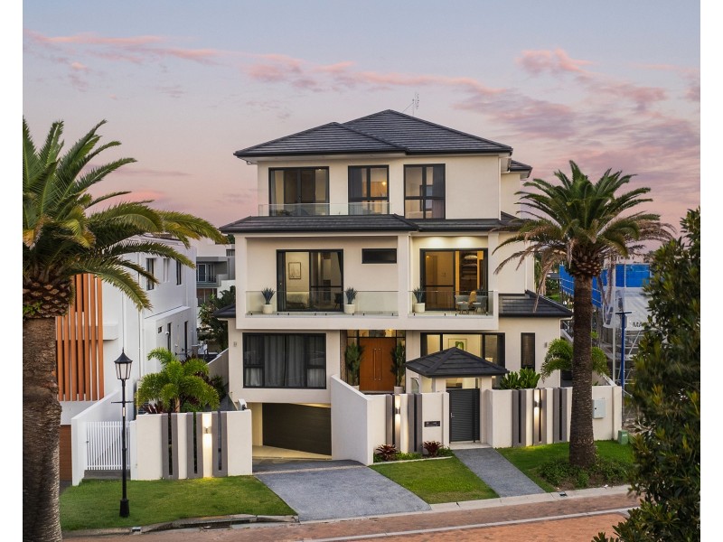 44 Knightsbridge Parade West, Sovereign Islands QLD 4216